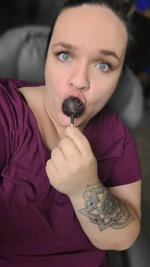 Cake pops are so yummy by ToasterDee