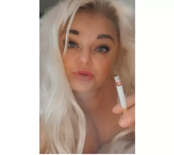 Come share a smoke 😋 by foxyroxy321x