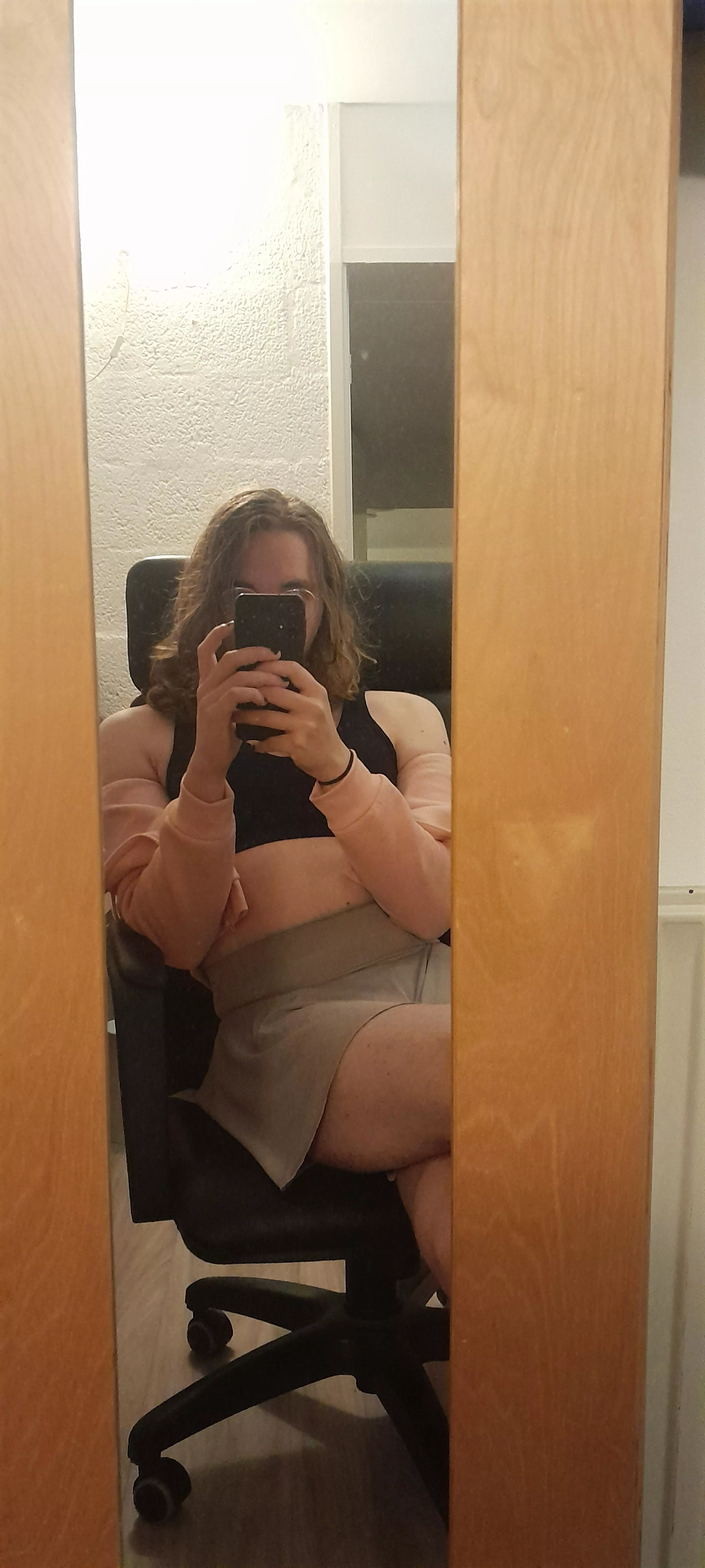 Dont mind my messy hair posted by LikeMeSure