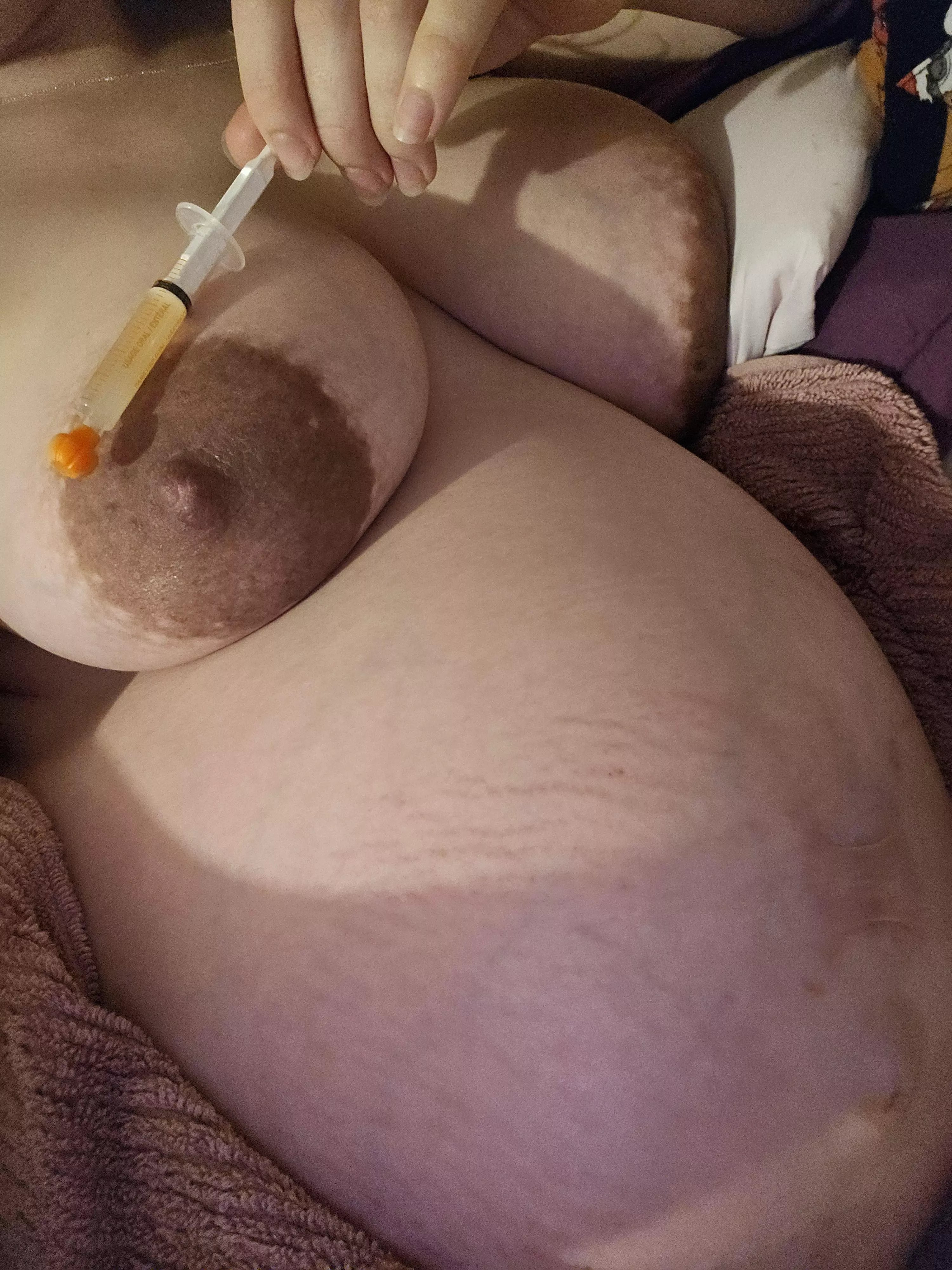 Expressing colostrum to pass the time [41+5]  posted by impatient_carnation