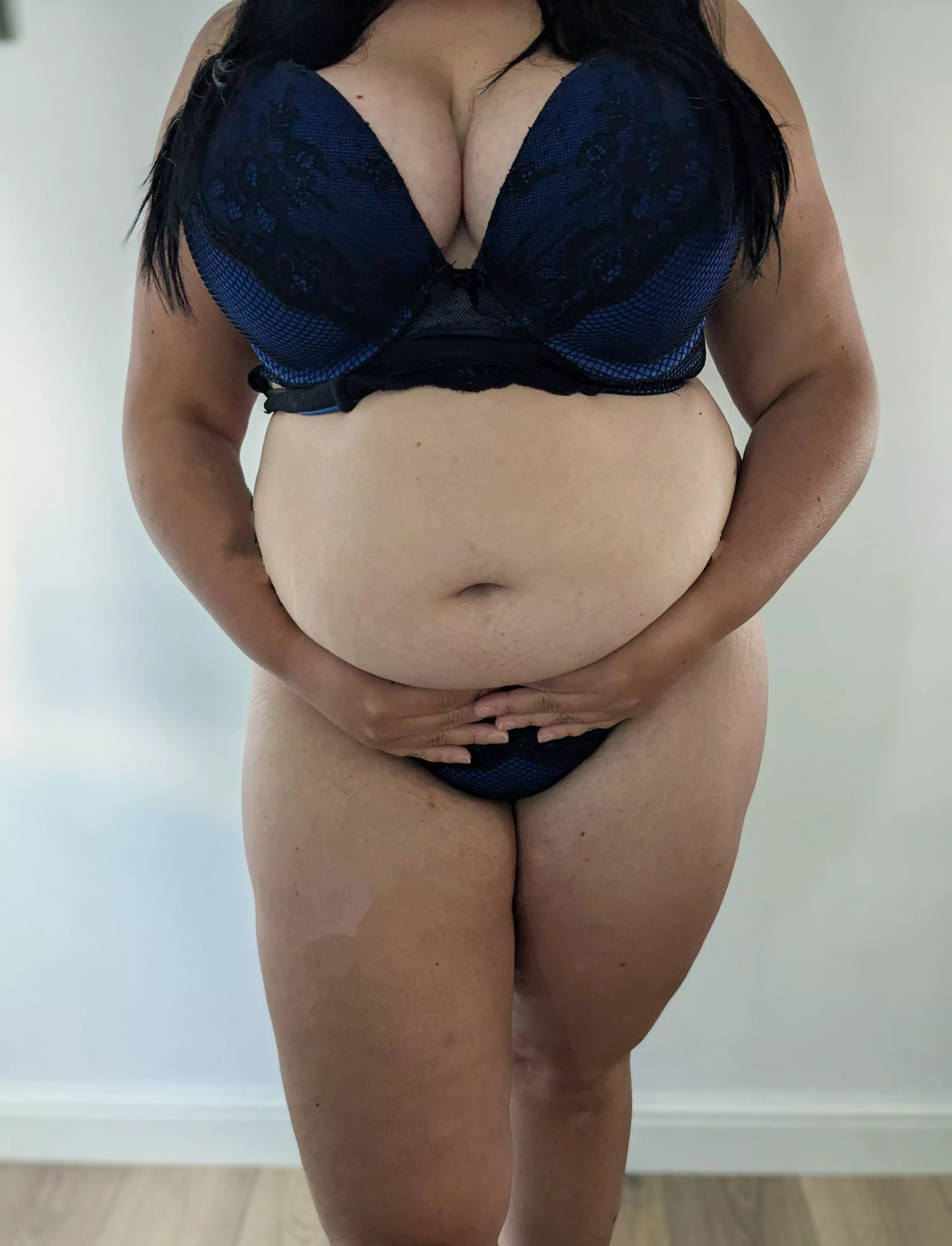 Holding for support 🥵 posted by LustyPrincess12