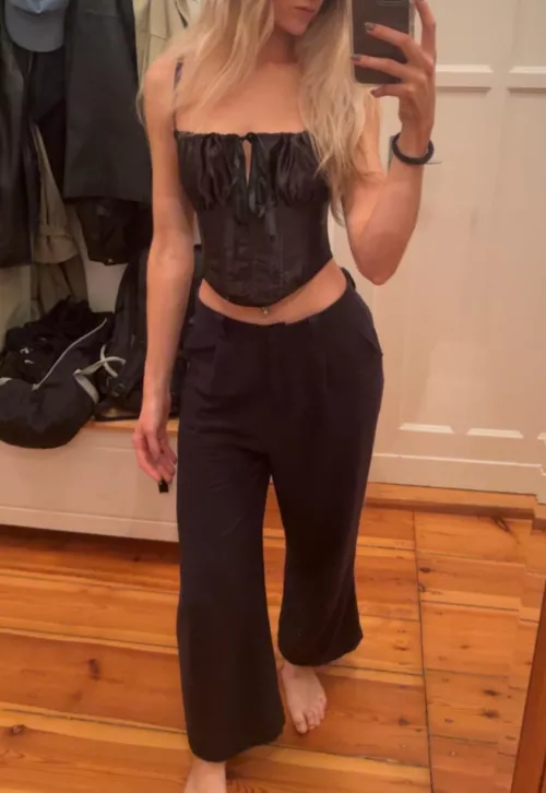 I only had one pair of pants and this corset top to wear, so this was the outfit for the night by andie_x