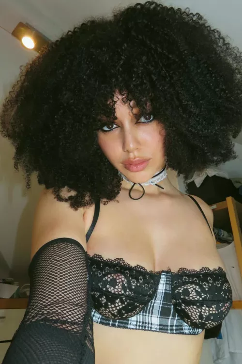 If you're bored I'll keep you company by Samiraxoxodarky