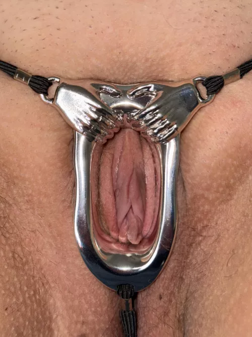 My new toy pulls back my lips and exposes my sensitive clit… what tools would you use to torture me? [F] by littlebabyjane1