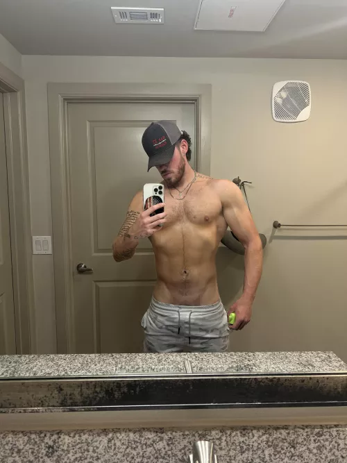 My vline is the only reason why I wear crop tops… I like catching people stare  by Any-Situation-4099