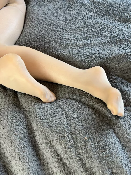 nude tights are so sexy, I love them
 by jessicajroccoxbz