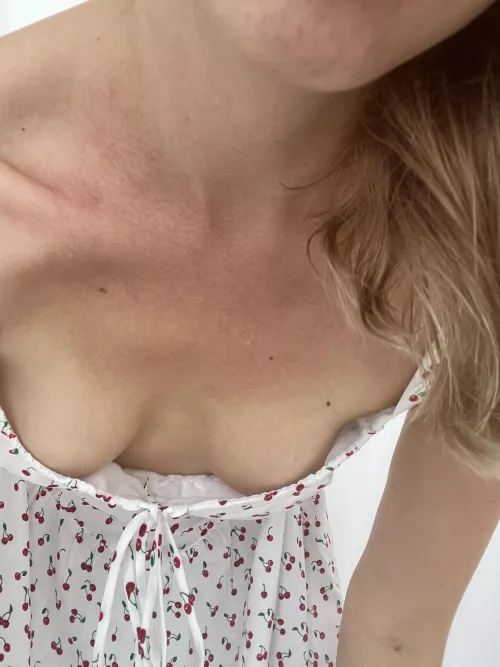 Quick check before going for a coffee by Kkeysi