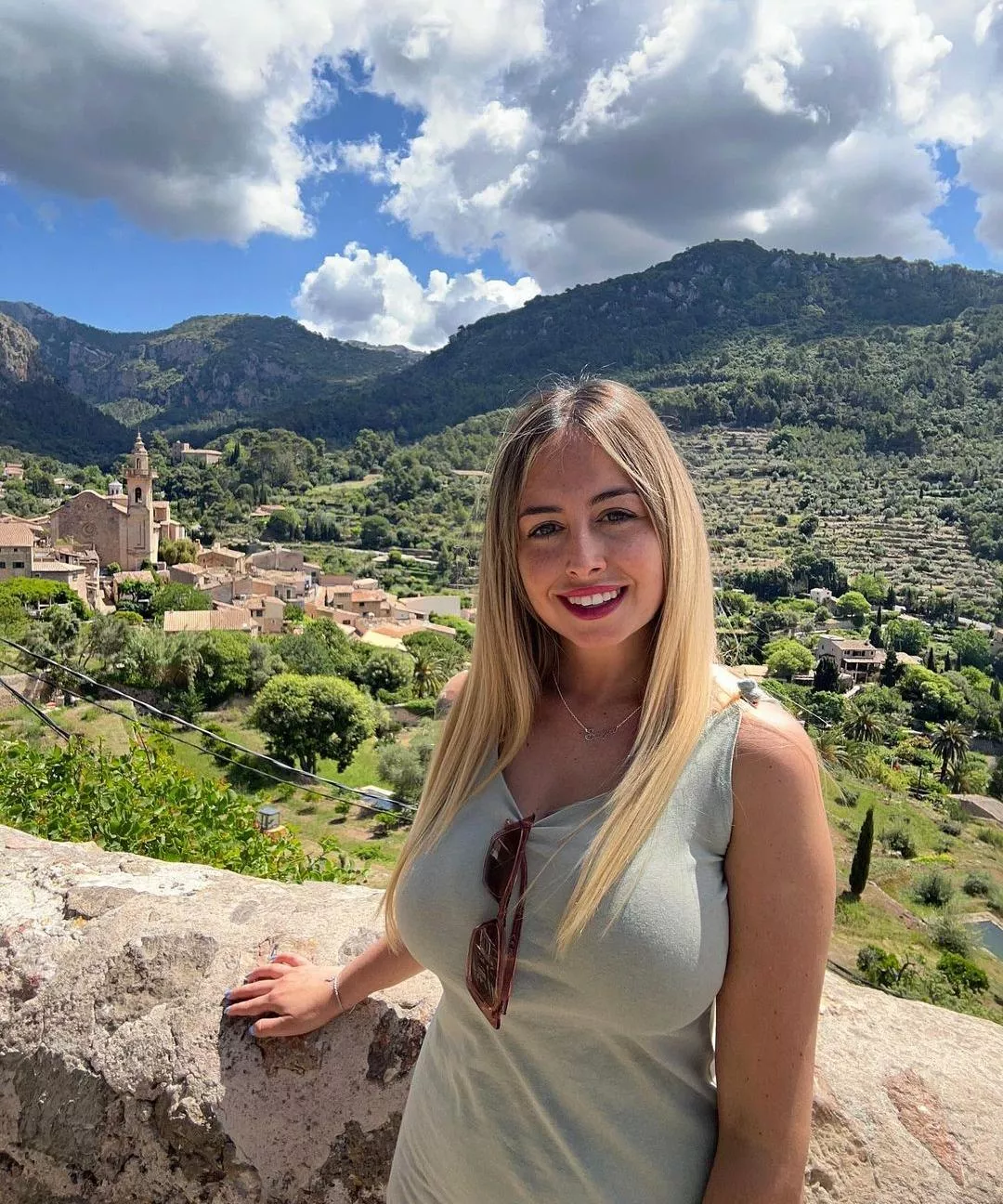 She has the bigger mountains posted by dngslng