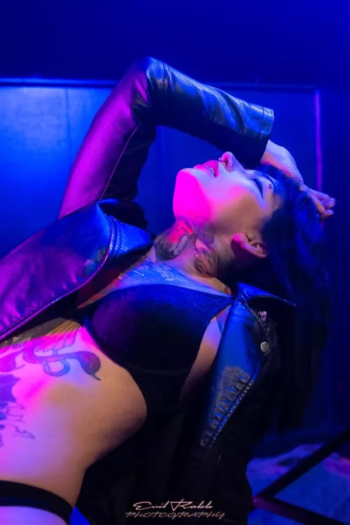 still think I'm sexy even without losing all the clothes by deergirlwife