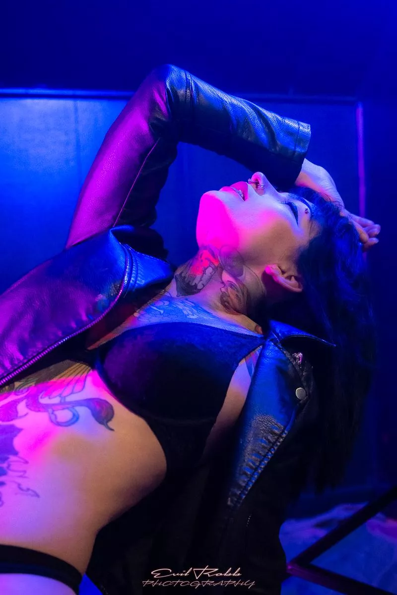 still think I'm sexy even without losing all the clothes posted by deergirlwife