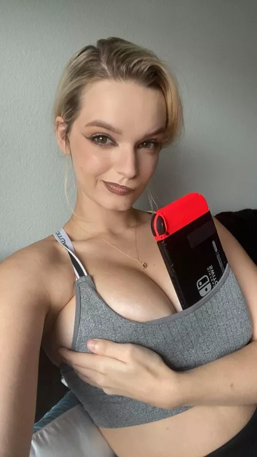 The next thing to fit in my pussy... a switch by curvyleila