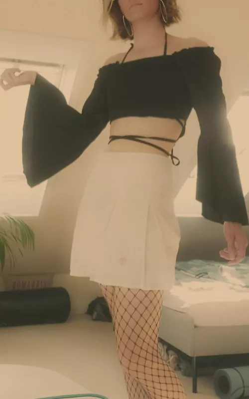 What do you guys think of this top, I absolutely love ittt ૮⸝⸝> ̫ <⸝⸝ ა by Poison-Avery