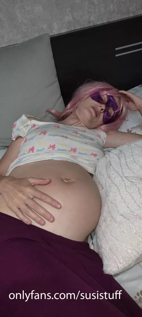 When you think you're going to burst from eating so much by susi_stuff