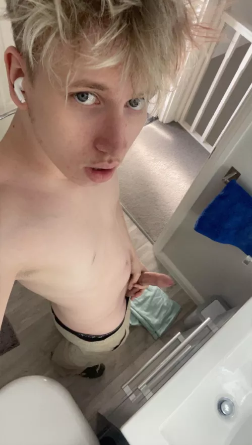 [18] who wants to get down and dirty  by teddyyetioOF