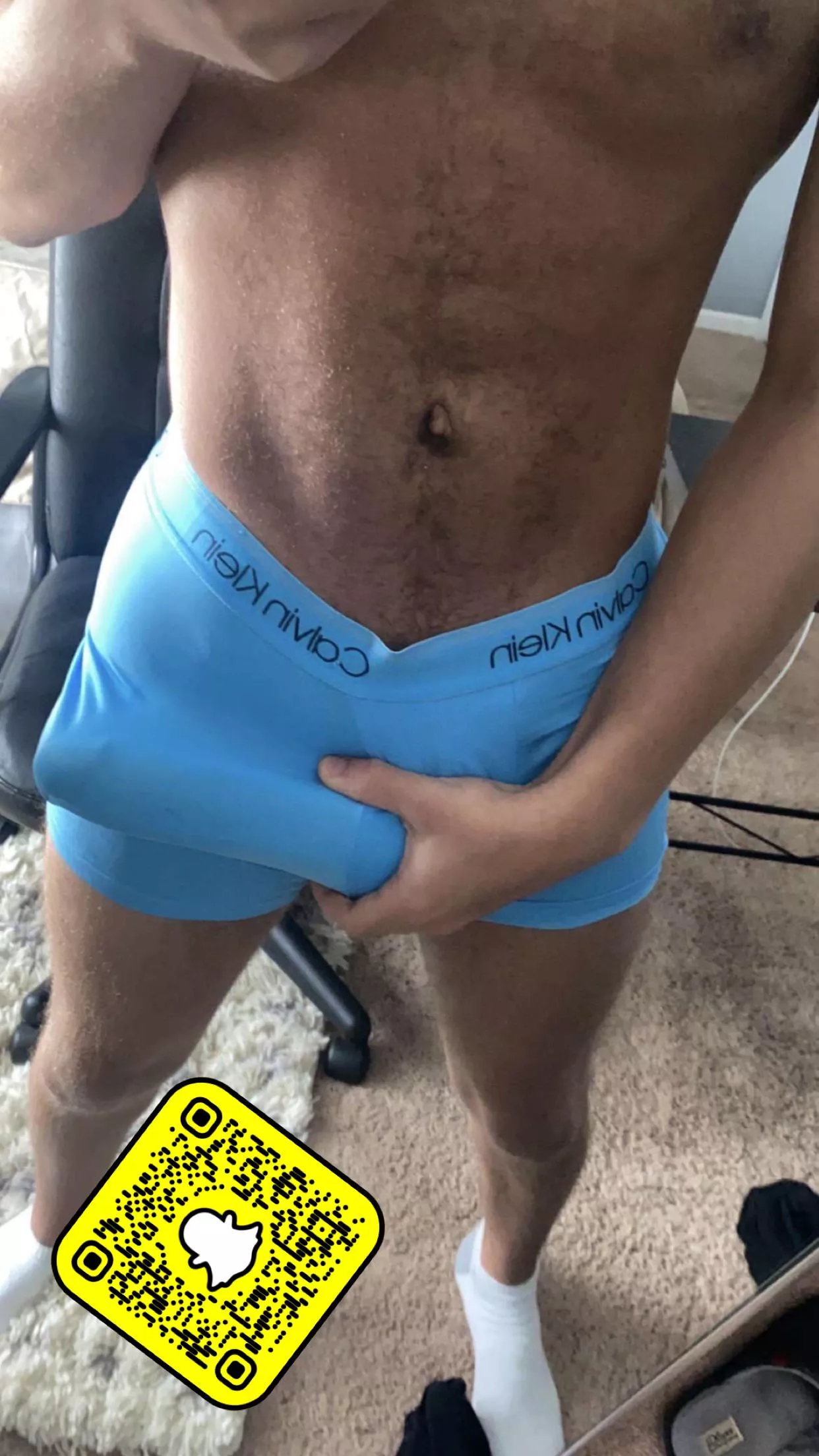 25 biggaymer24 Hung guys hmu. (Hairy+) posted by ThatHungLightskinGuy