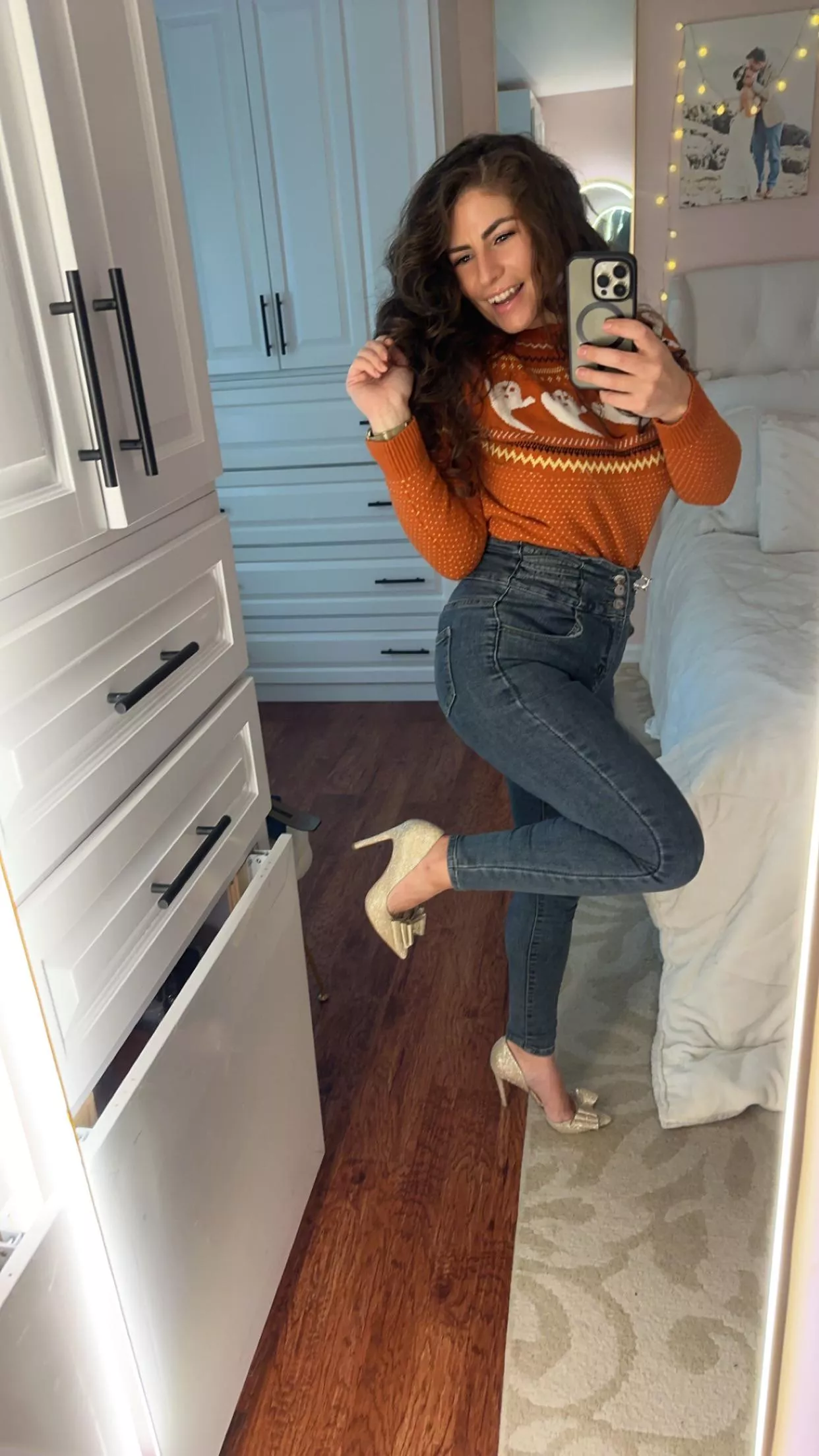 Bows in gold posted by LexGoEveryday