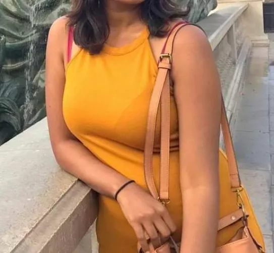 Bra lines and a very visible strap too! Yumm  by DesiVirgin