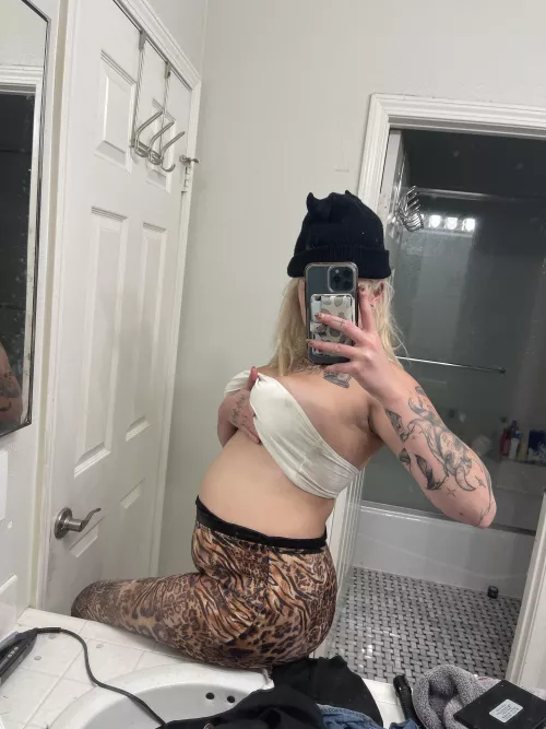 Feeling so big as of lately 😋 by Ok-Photograph-1231