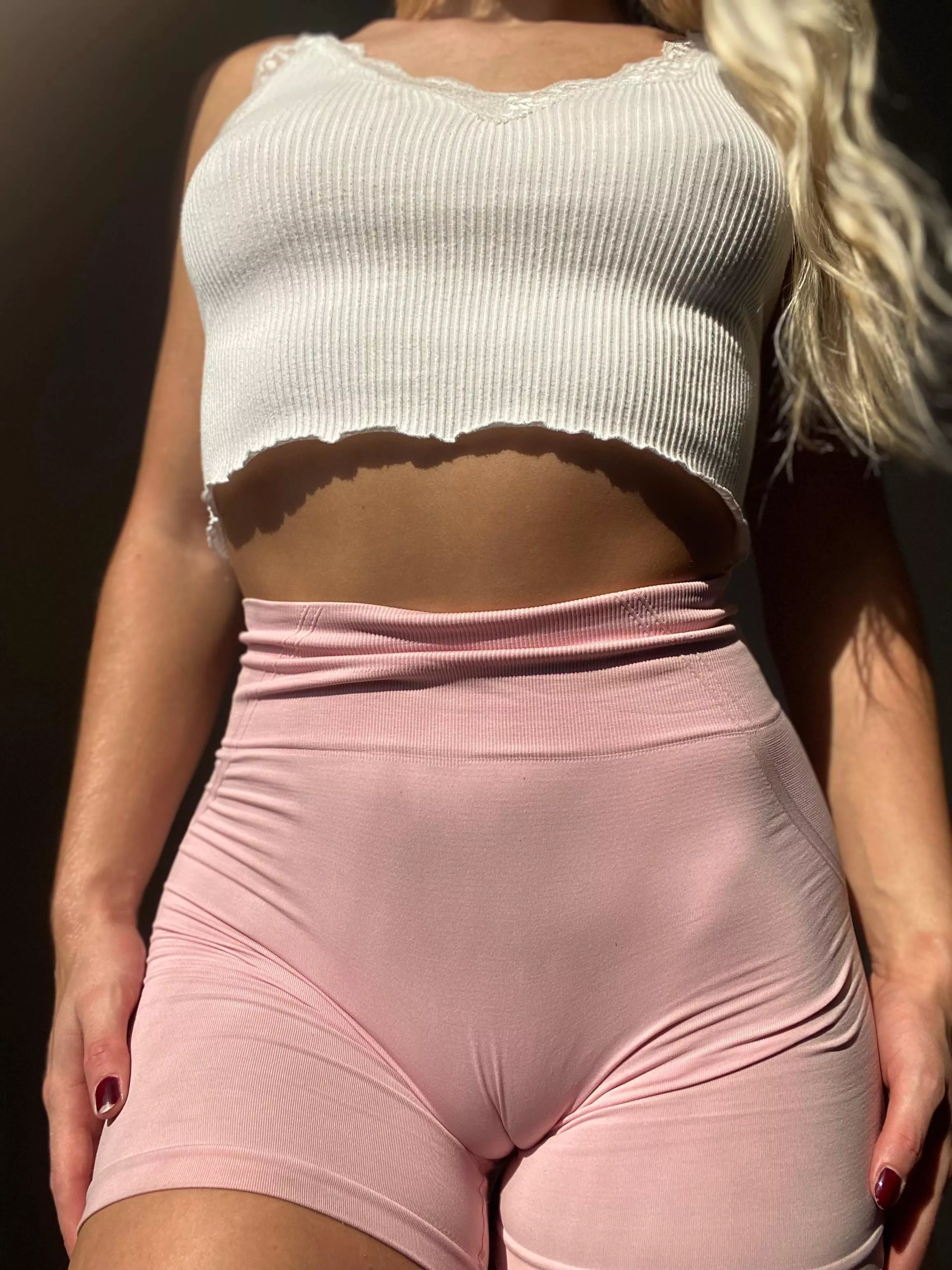Good morning cameltoe posted by GloomyCurator