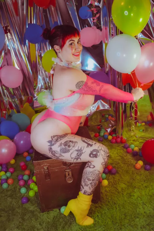 honkhonk this clown is coming thru!  by elizabxthfields