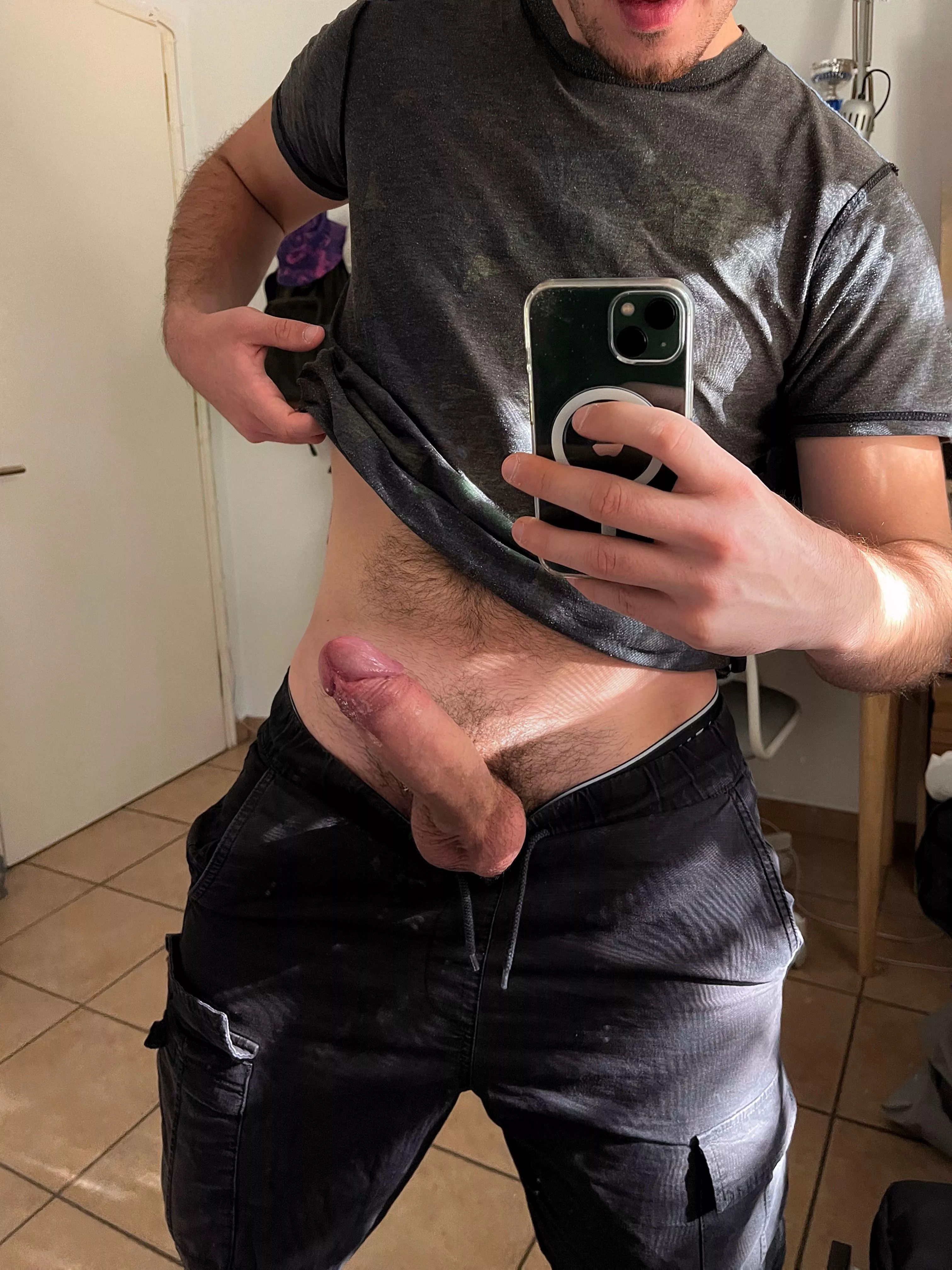 horny and leaking… 💦 posted by paulroy331