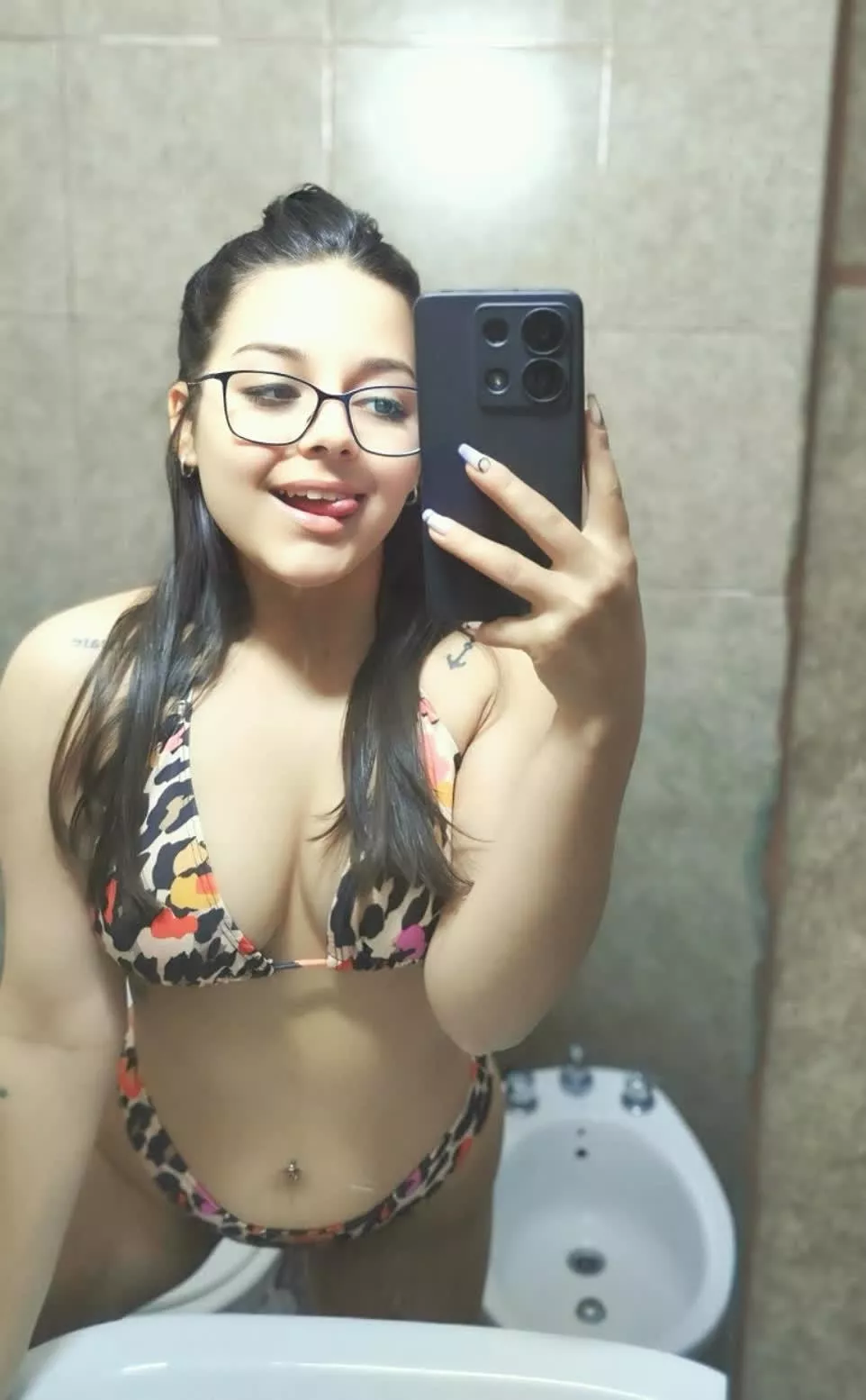 I always look good in bikini posted by UnicornShinninn