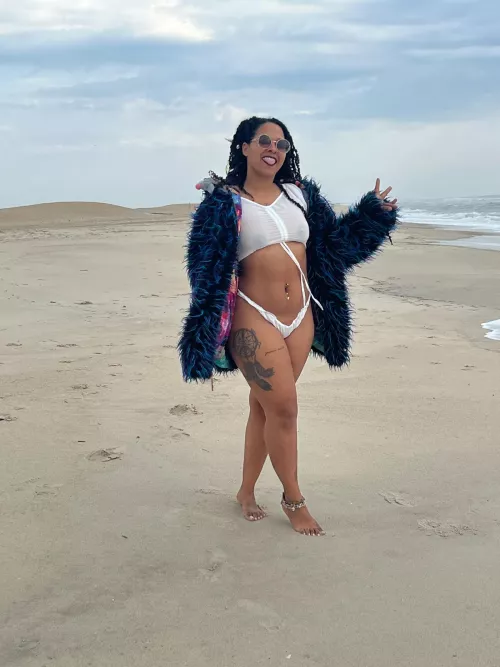 Let's get weird on the beach  by devoursunflower