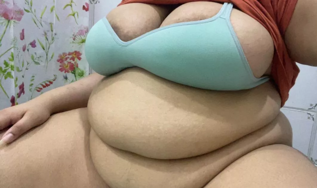 Mmm i’m really in the mood for a doctors examination, who’s ready to feel me up!  posted by Known-Significance26