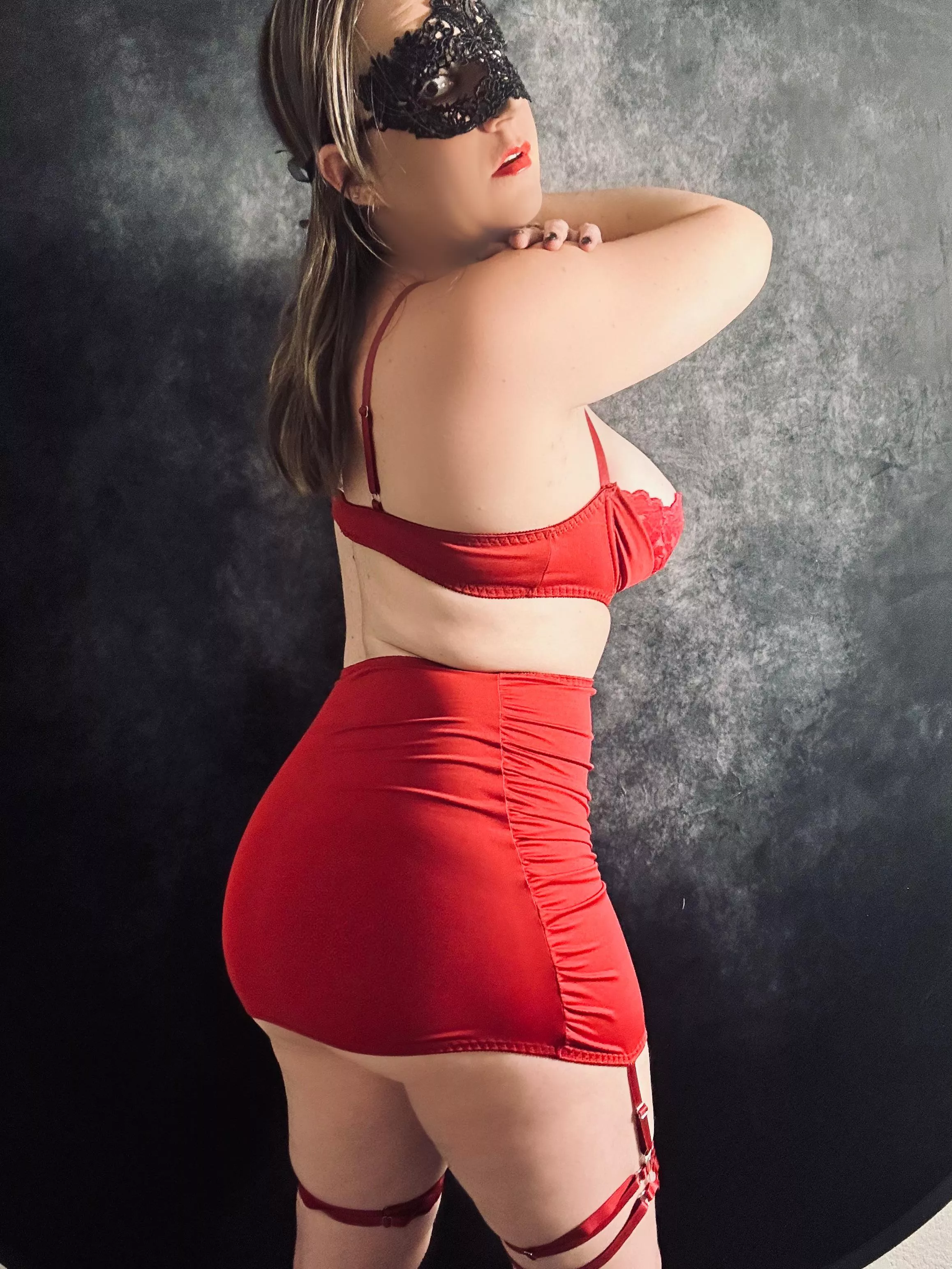 Siren in red posted by HazelSiren