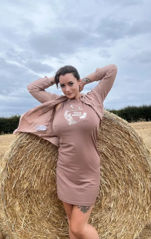 Who’s playing bales with me?  by marie_maymoore