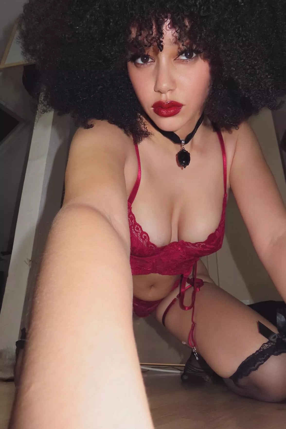Your red hot ebony queen posted by Samiraxoxodarky