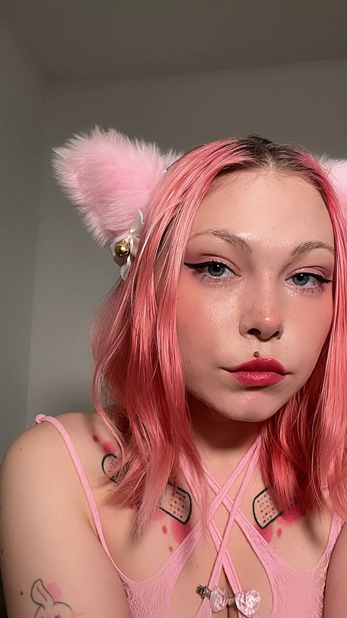 you're gonna feed that cat your cream five times a night, aren't you posted by iluvpinkjuicy