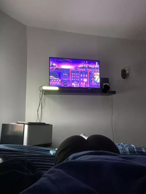 19. If your hot send me your snap or by ApprehensiveRest9413