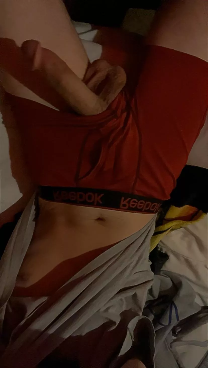 23 / Netflix and chill?  posted by Qeroi