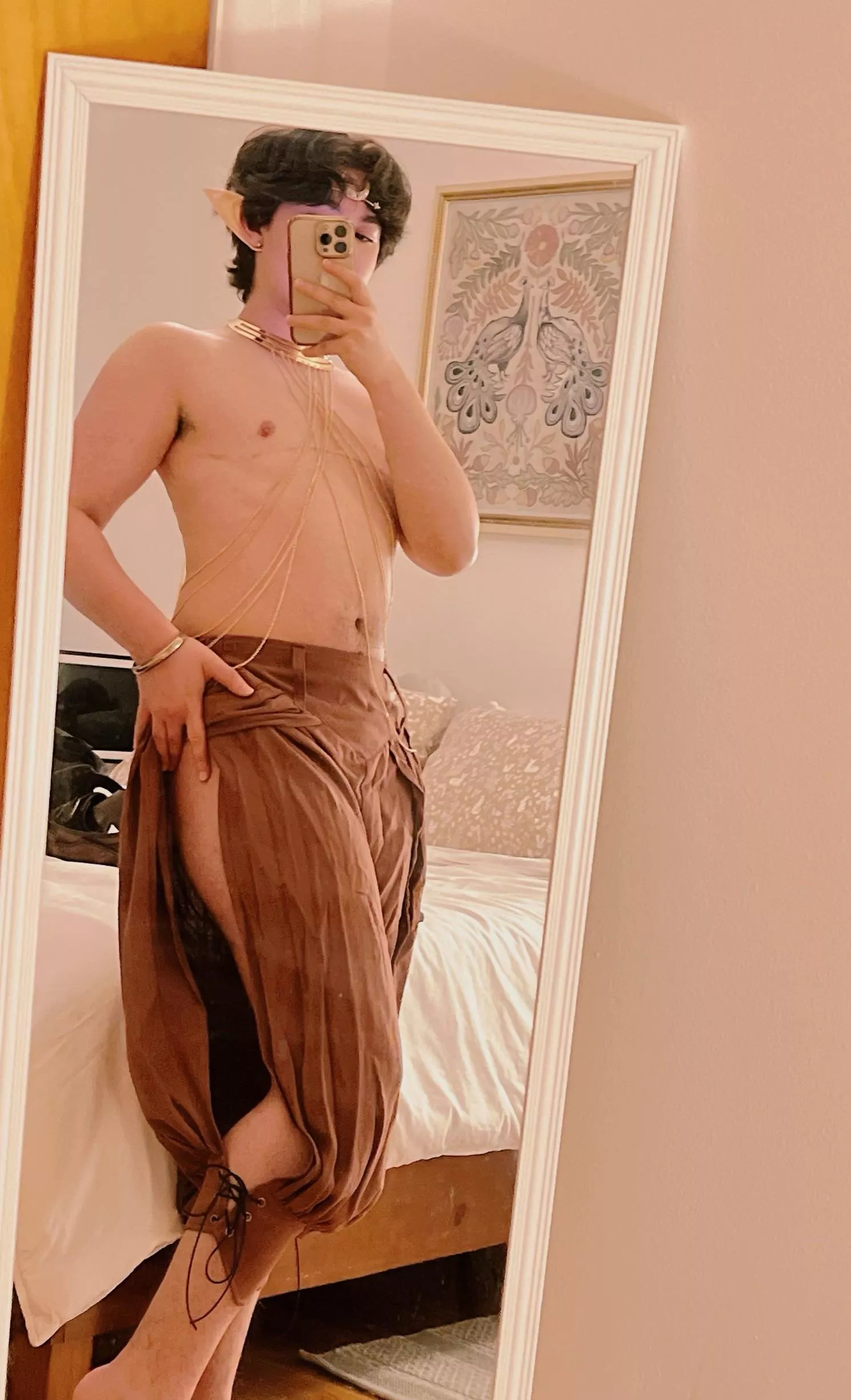 elfboy here, ready to serve you🧝🏻💚 posted by littleboytoy_