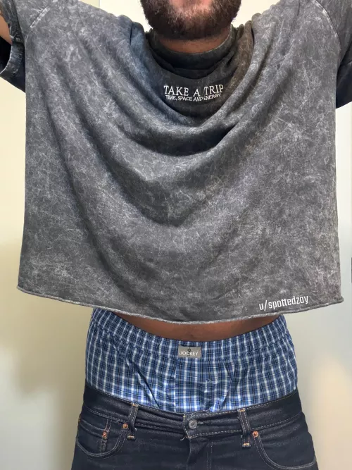 Every time I stretch… by spottedzay