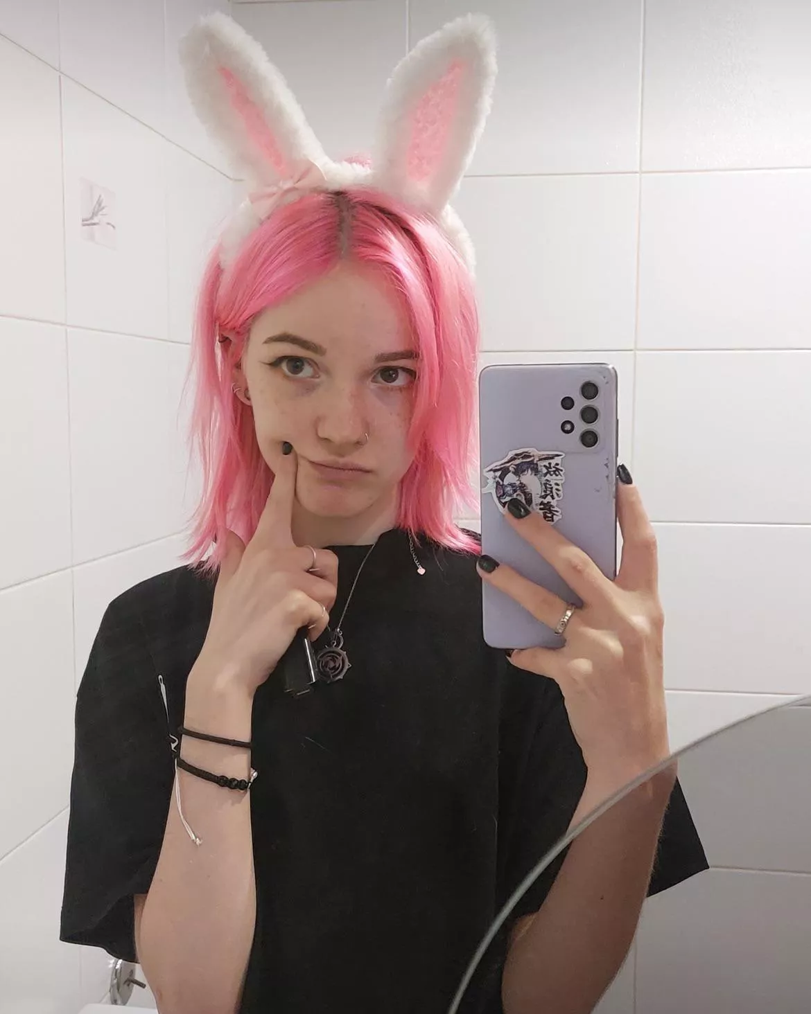 F20 vibes posted by Exotic-Hall-799