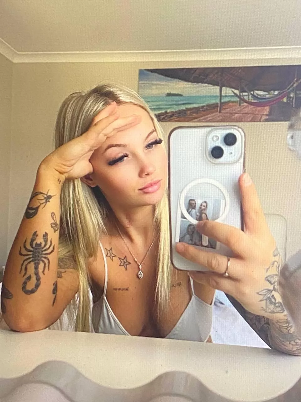 felt cute, here's a selfie posted by KnappSylvia