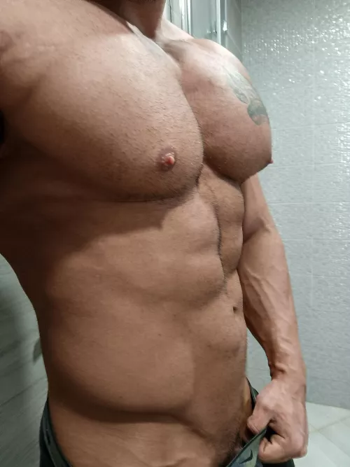 Friday night  by muscletrunks