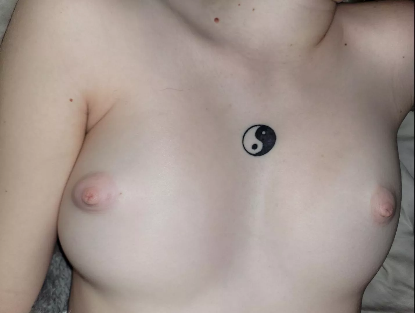 here's a closer look reddit(:  posted by atrappyscene