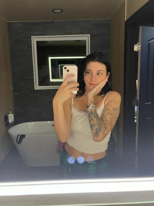 Hope you like this croptop as much as me by xwillowrose