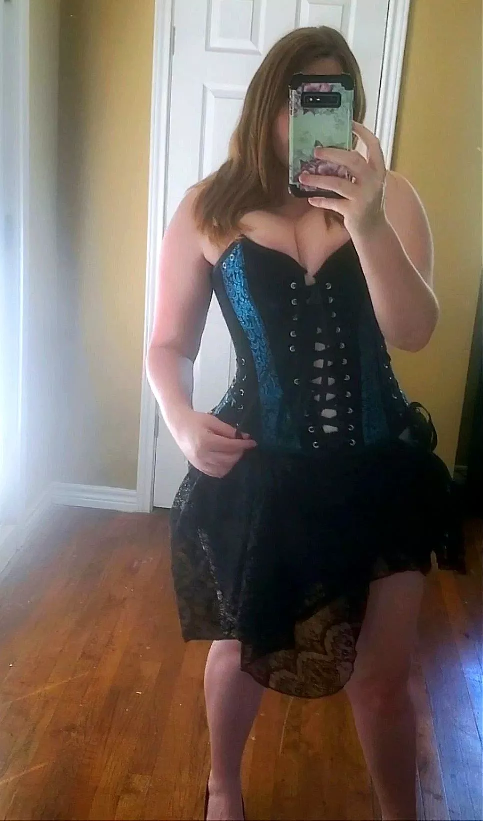 I need help to lace properly, which would require unlacing 😏 posted by CrazyKittyBexxx