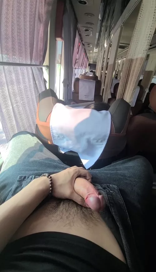 In the bus by montecriz