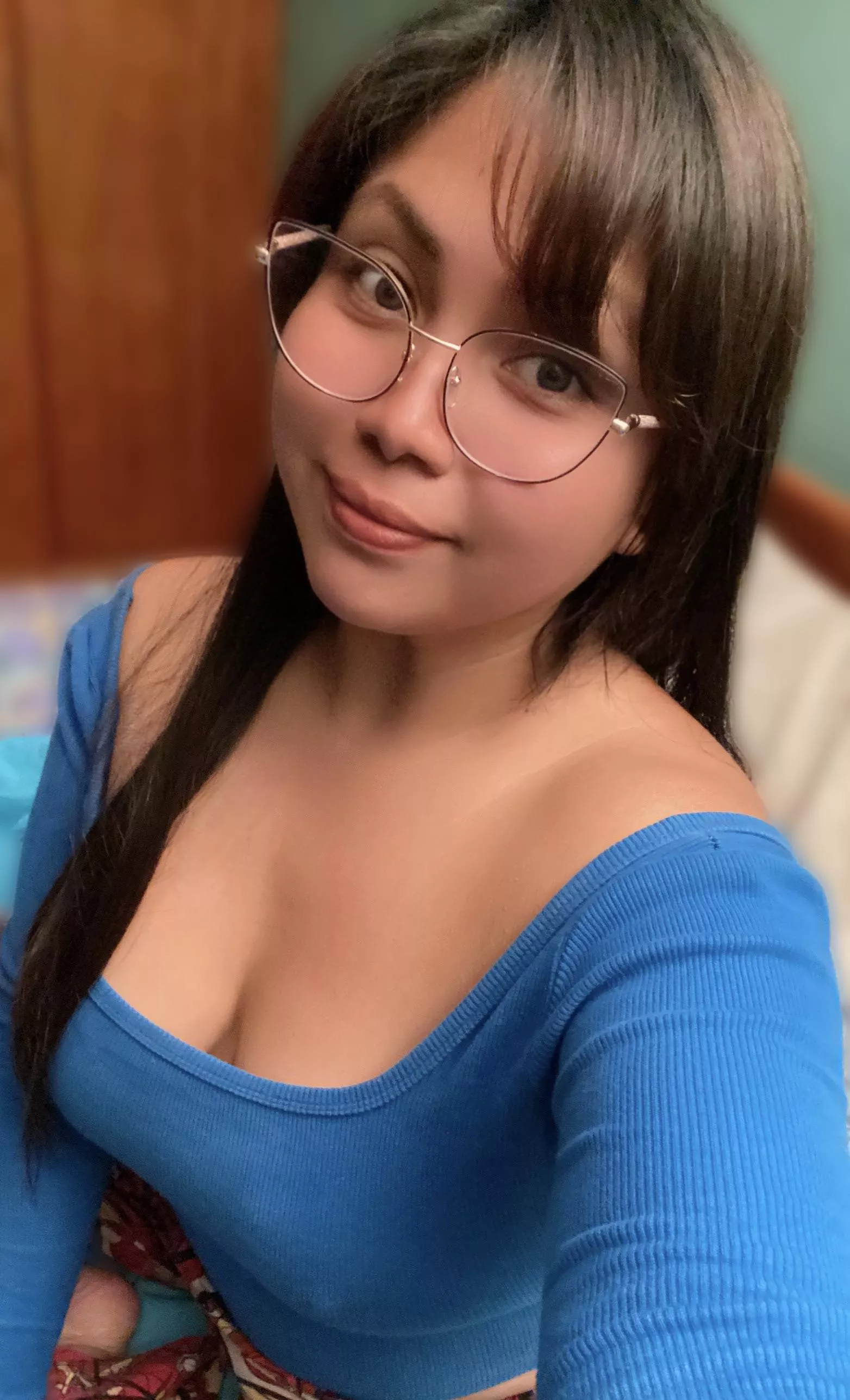 It’s getting colder at nights, i request some hugs  posted by SexyAzucena