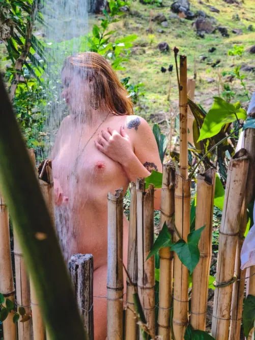 it's so relaxinggg by Vanessatiburskislife