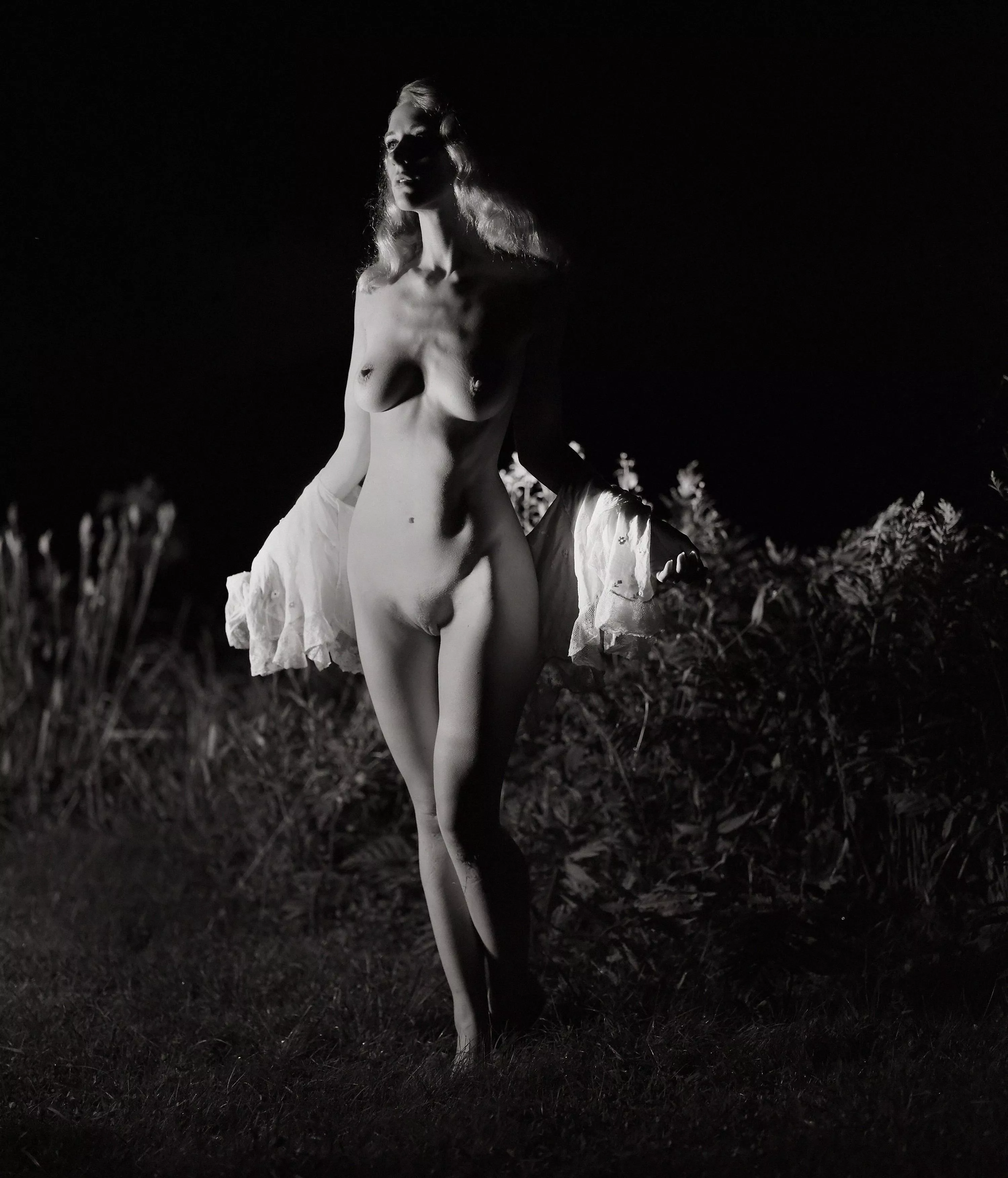 Shelbie Dimond by George Holz  posted by spookie696