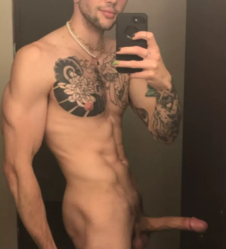 what do u say when ur homie sends a pic and u open this posted by Personal-Midnight-72