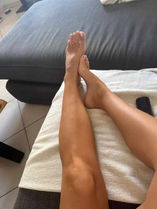 what's the first thing you'd say if my sweaty feet were in your face right now? by GreekFeetFantasy