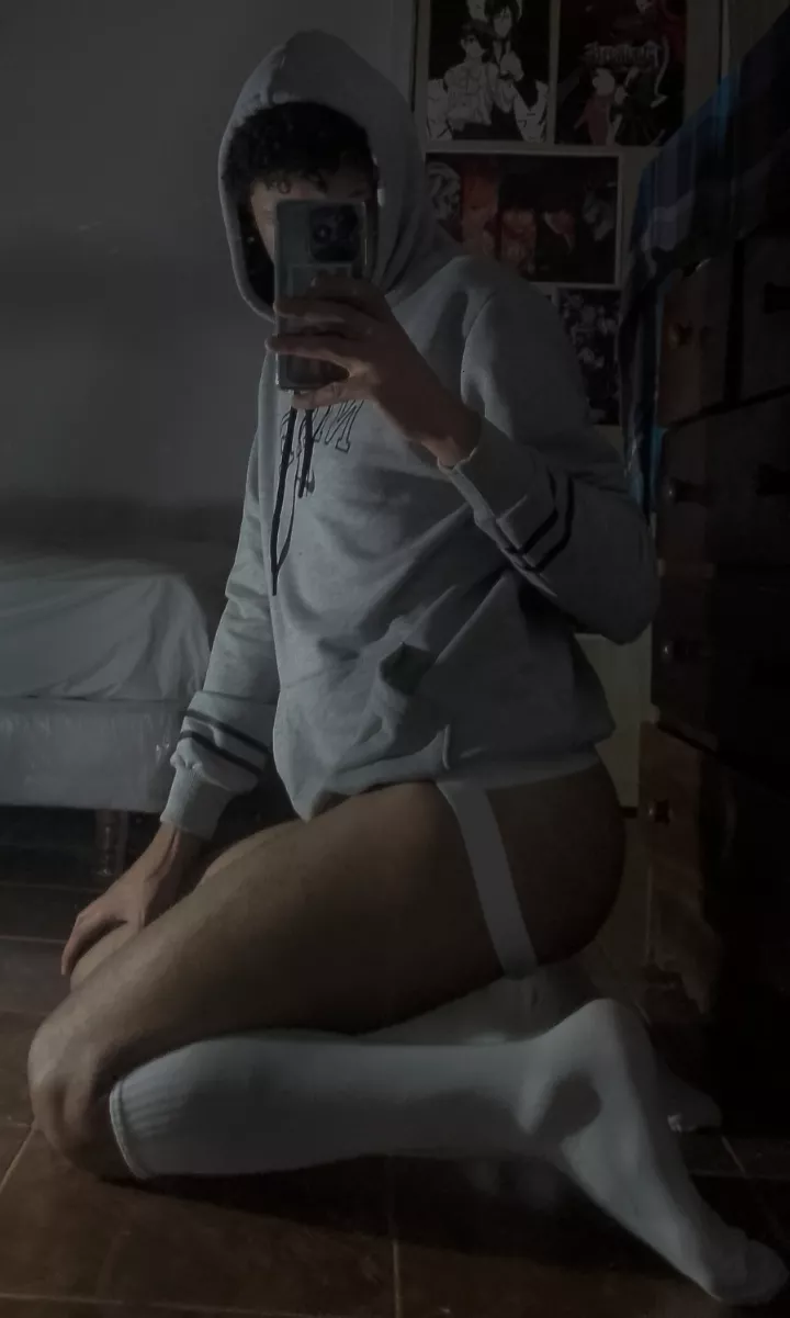 Who lends me his face to sit on? posted by boyzinthecity