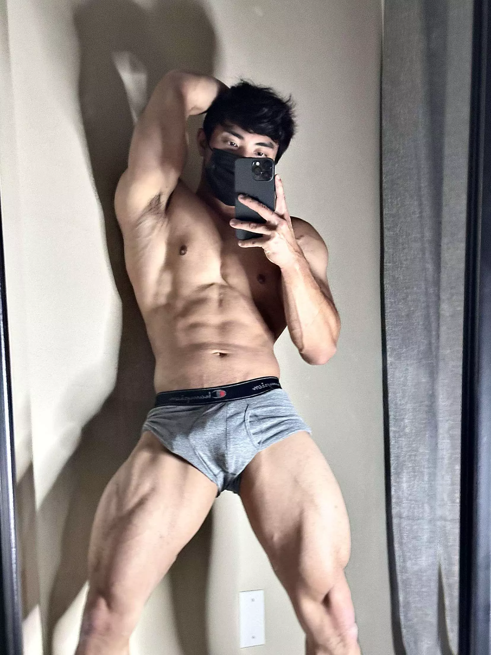 [19] let's start the morning off with cardio  posted by AlexParkxxx